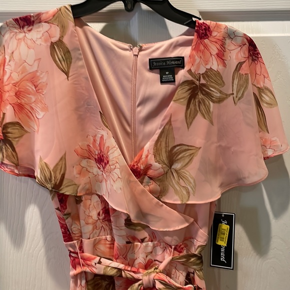 V-neck dress.  Ruffle makes flutter sleeves. Tie at waist. - Picture 2 of 6